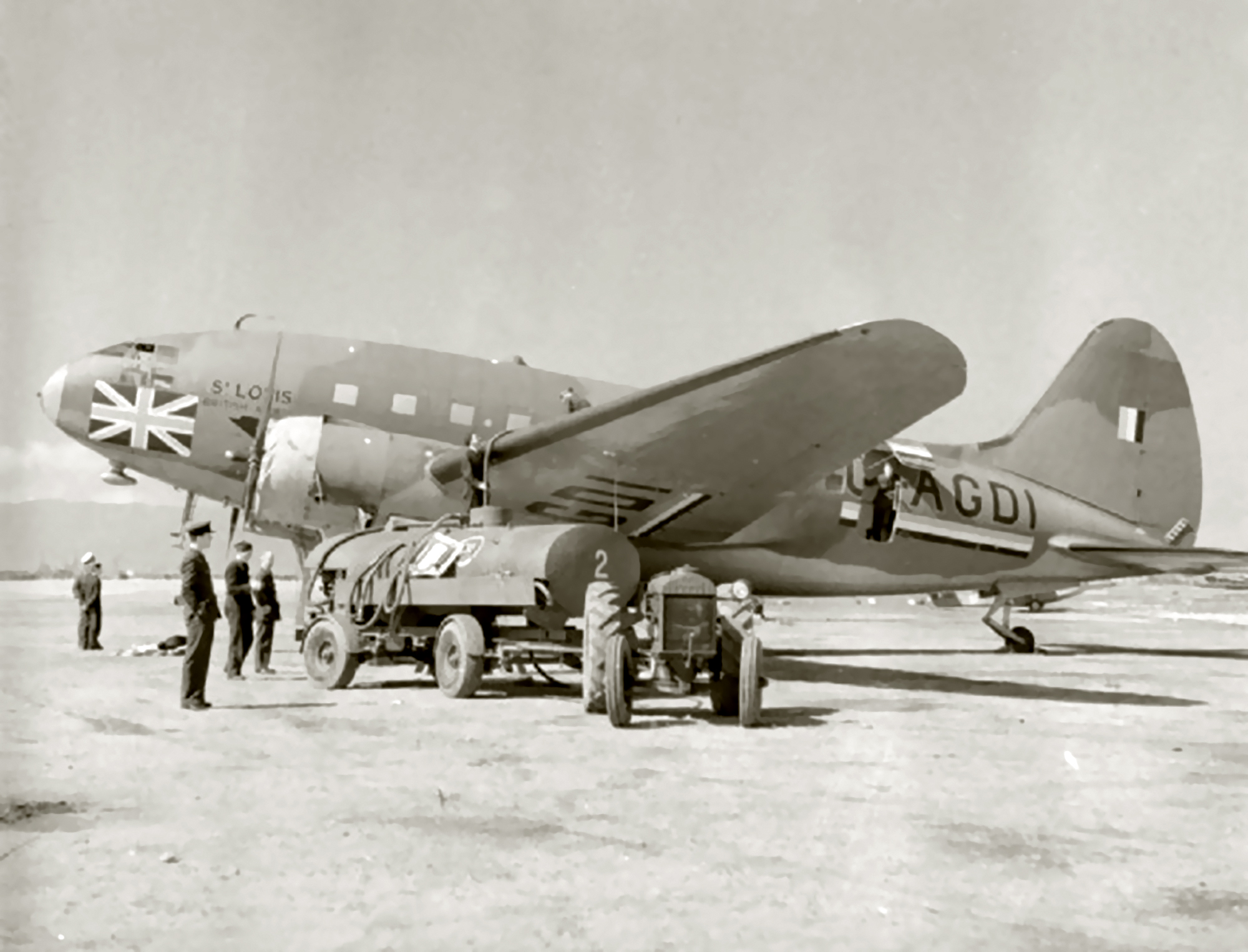 Asisbiz Curtiss C 46 Commando BOAC CW 20A St Louis at Gibraltar