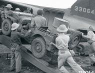 Asisbiz 43 3064x C 47A Skytrain 1ATG being loaded with Jeep Merrills Marauders Myitkyina strip invasion 17th May 1944 NA049