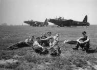 Asisbiz Vickers Wellington BX RNZAF 75Sqn AAB and AAH at Feltwell England 01