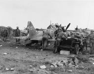 Asisbiz Japanese Zero wrecked abandoned during the Kwajalein Operation Jan Feb 1944 80 G 57994