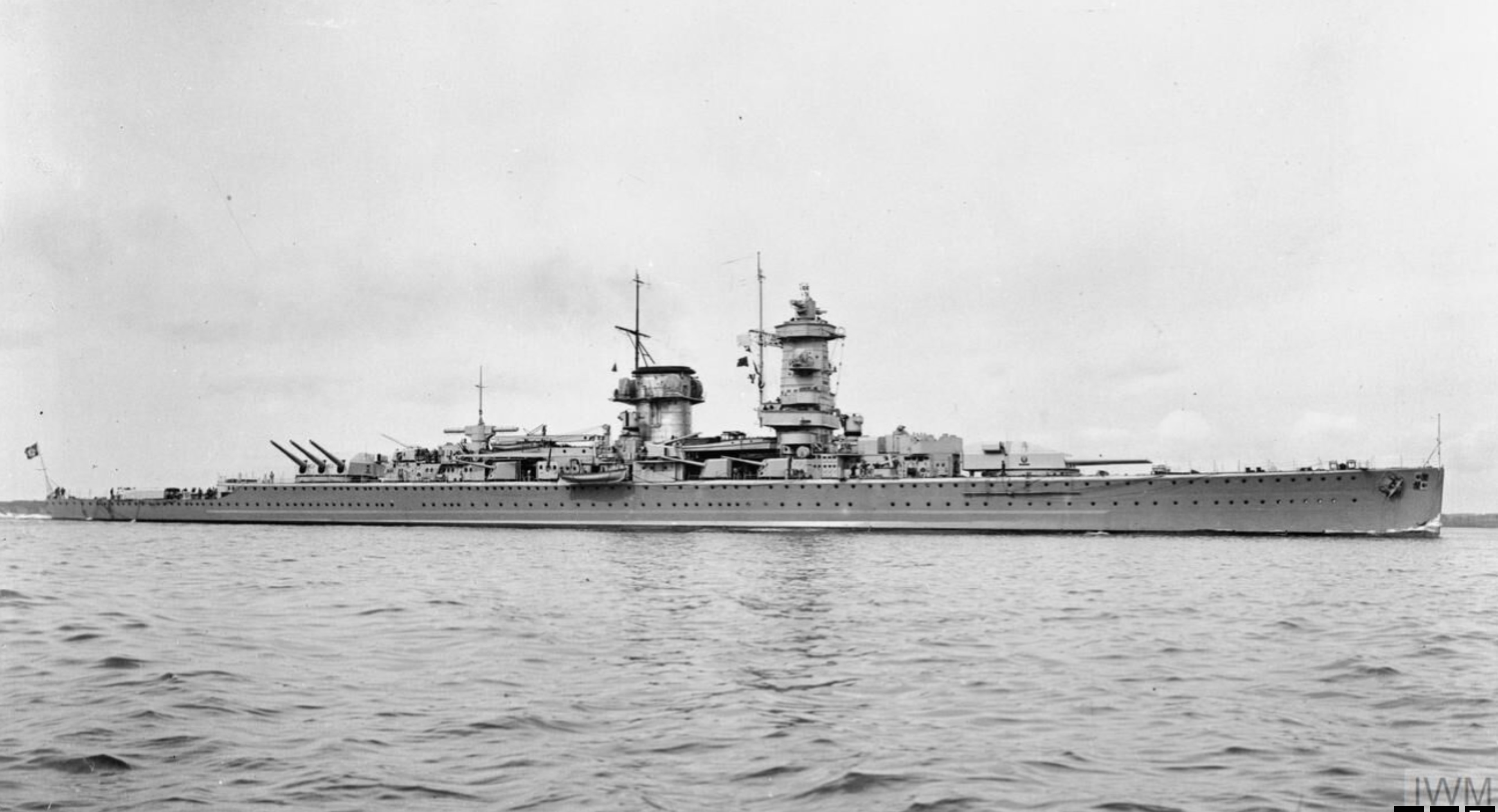 Kriegsmarine heavy cruiser KMS Graf Spee at sea showing her starboard profile ebay 04