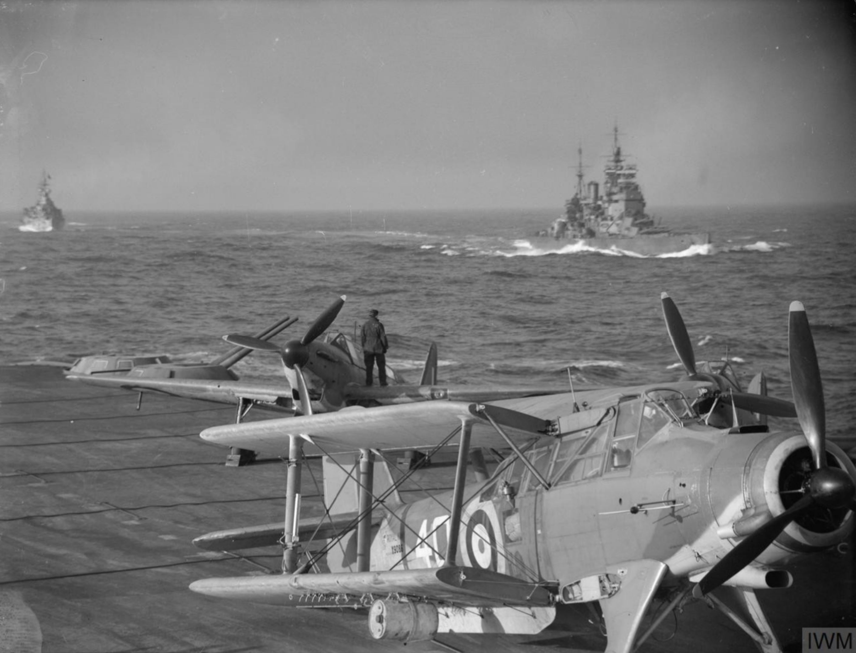 Asisbiz Fleet Air Arm Nas Albacore O X Aboard Hms Victorious Bgd Hms Duke Of York