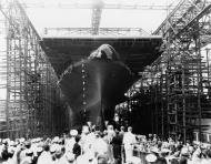 Asisbiz Launching ceremony of USS Hornet II (CV 12) at the Newport News Virginia 30th Aug 1943 01