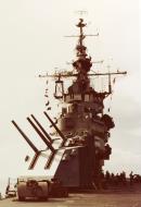 Asisbiz USS Interpid (CV 11) forward 5 inch twin mounts trained Dec 1944 80 G K 15627