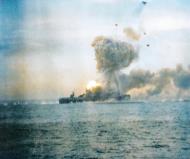 Asisbiz USS Princeton (CVL 23) kamikaze attack 24th Oct 1944 02